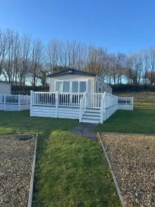 Wallows Lodge with private hot tub - Saint Stephen