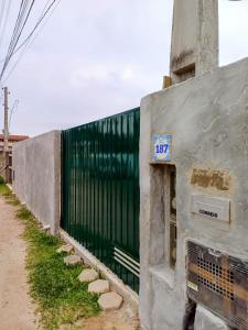 Cabana studio climatizada com amplo pátio junto a lagoa Conceição leste e trilhas para Praia do Moçambique
