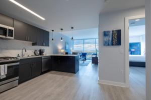 Chic Apt with Indoor Pool & Gym-333-2509