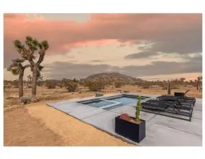 Spellbound- Modern Desert Residence w Pool & Piano - Landers