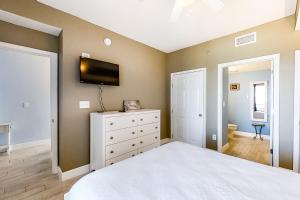 Breathtaking gulf-front condo near Pier Park