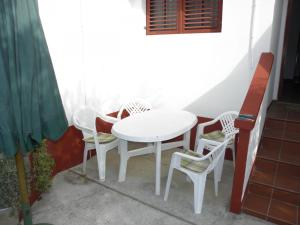 One-Bedroom Apartment room in Apartments Pere - barbecue