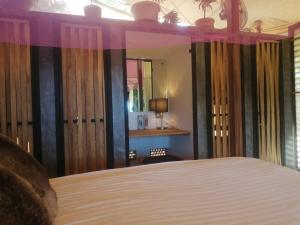 Beautiful Hill Top Bohemian Living