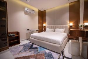 Mohra Almasiaf 1BR self ckin Lux Apt