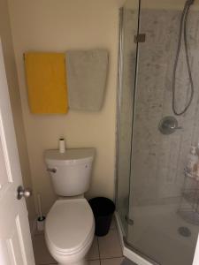 Two bedrooms with private bathrooms by Golden Gate Park & Ocean Beach