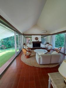 Linda casa parada 17 Playa Mansa