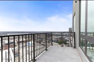 NEW! Royal Penthouse King Bed Amazing Views!