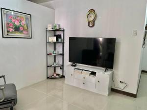 A cozy condo within the center of Manila