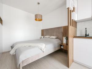 Modern Studio EinPark Residence