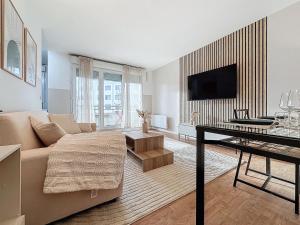 Modern and spacious, apartment near Paris