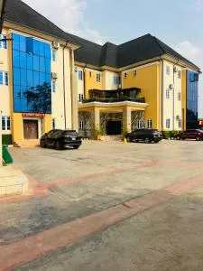 Leon's Hotel & Suite - Ururow-Umunze