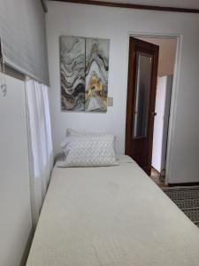 Habitación cama individual a 10 min del Aeropuerto