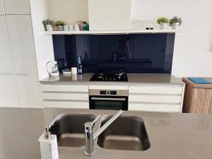 Mantra Circle on Cavill High Floor Spa Luxury