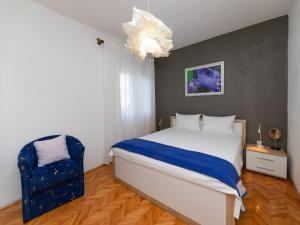 Apartments Marti - Four Bedroom Apartment with Terrace and Sea View - ST