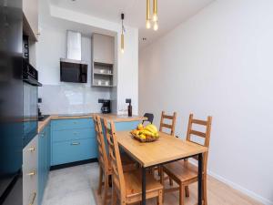 Apartment Tomas with balcony and sea view