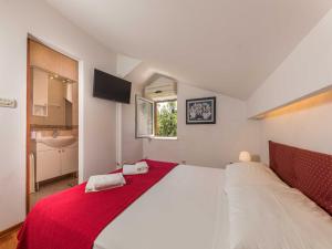 5 bedroom holiday home with balcony