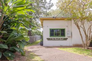 The Beach Shack 28 Shoal Bay Road fantastic original beach house that allows pets