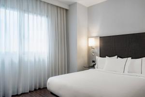 Standard Room Queen, Guest room, 1 Queen room in AC Hotel by Marriott Algeciras