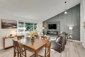 18 Mi to San Jose Pet-Friendly Home with Patios! - Ben Lomond