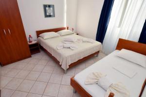 Apartments by the sea Mandre, Pag - 23187