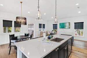 30A Caspian Blue Carriage