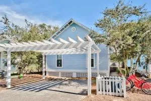 Turtle Crossing 3BR 2BA Pool & Bikes - Seacrest