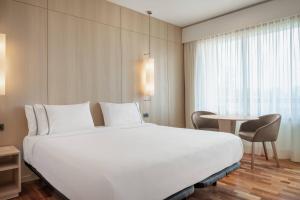 Standard Sea View King, Guest room, 1 King, Balcony      room in AC Hotel by Marriott Málaga Palacio