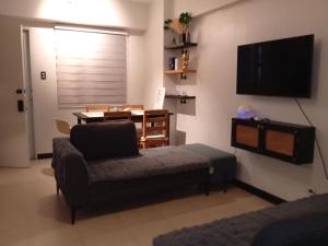 Cozy 2BR Condominium Unit- Verdon Parc