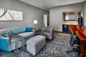 Courtyard By Marriott Baltimore BWI Airport