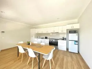 Misons Guesthouse - Batehaven