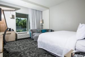 King Room with Sofa Bed and Roll-in Shower - Mobility and Hearing Accessible room in Courtyard by Marriott Columbia Cayce
