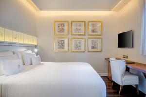 Deluxe Double Room room in Cotton House Hotel Autograph Collection