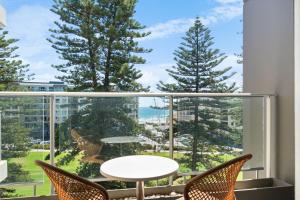 Belle Escapes - Lazy Days on Colley Terrace