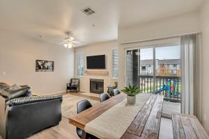 Luxury King Beds Pool Gym - Near Hill AFB