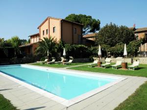 Farmhouse with pool in Castiglione del Lago