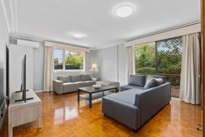 Cozy Lake Escape near Parliament, Embassies, Golf Club