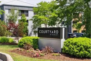 Courtyard Burlington Williston - شيلبورن