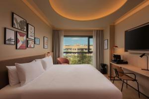 Preferred King Room with City View room in Four Points by Sheraton Barcelona Diagonal