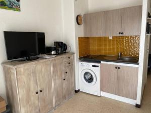 F1 Confortable avec Loggia à Balaruc-les-Bains - FR-1-680-44