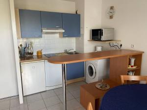 Appartements Vaux-sur-Mer : Appartement 2* avec piscine et balcon - FR-1-738-39 : photos des chambres