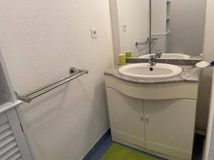 Appartements Vaux-sur-Mer : Appartement 2* avec piscine et balcon - FR-1-738-39 : photos des chambres