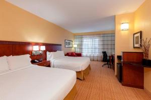 Courtyard by Marriott Chicago SchaumburgWoodfield Mall