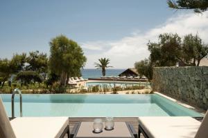 Sapphire Junior - Suite with Sofa Bed and Sea View - Swim Up Pool room in Domes of Corfu