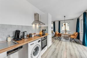 Familienfreundliches Apartment zwischen Potsdam und Berlin für 2-4 Personen - Parkplatz - Balkon - Voll ausgestattete Küche - WLAN - Ferienwohnung Nebelwiesen Stahnsdorf
