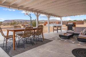 Hot Tub Fire Pit Cowboy Pool Desert Escape