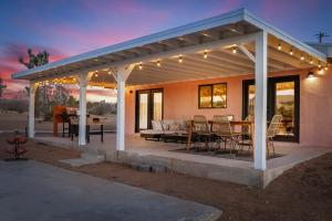 Hot Tub Fire Pit Cowboy Pool Desert Escape