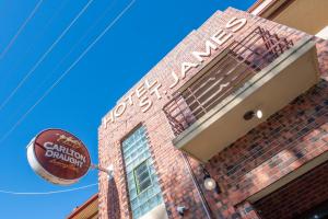 Your Own Pub near Yarrawonga - Sleeps 26