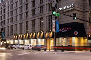 Courtyard by Marriott Chicago DowntownRiver North