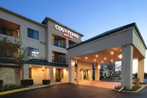 Courtyard by Marriott Dayton North - دايتون