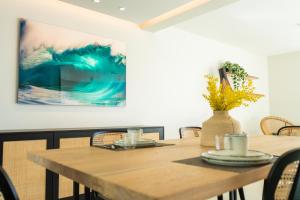 Silveira Bay Lounge Retreat